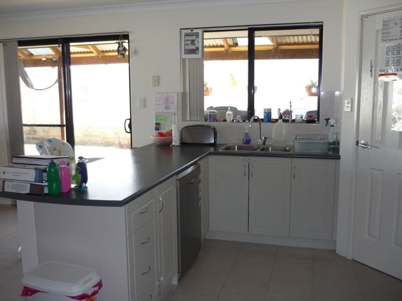32 Spinnaker Way, DRUMMOND COVE WA 6532, Drummond Cove - Thumbnail 4