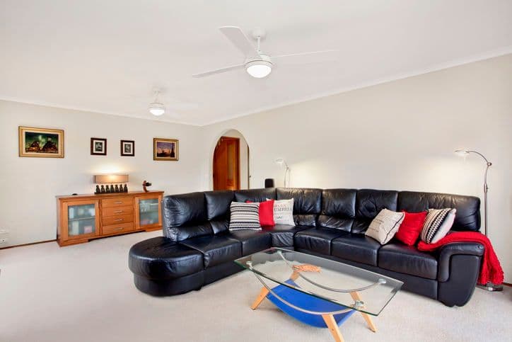 16 Glen Orchard Close, TEMPLESTOWE VIC 3106, Templestowe - Thumbnail 2