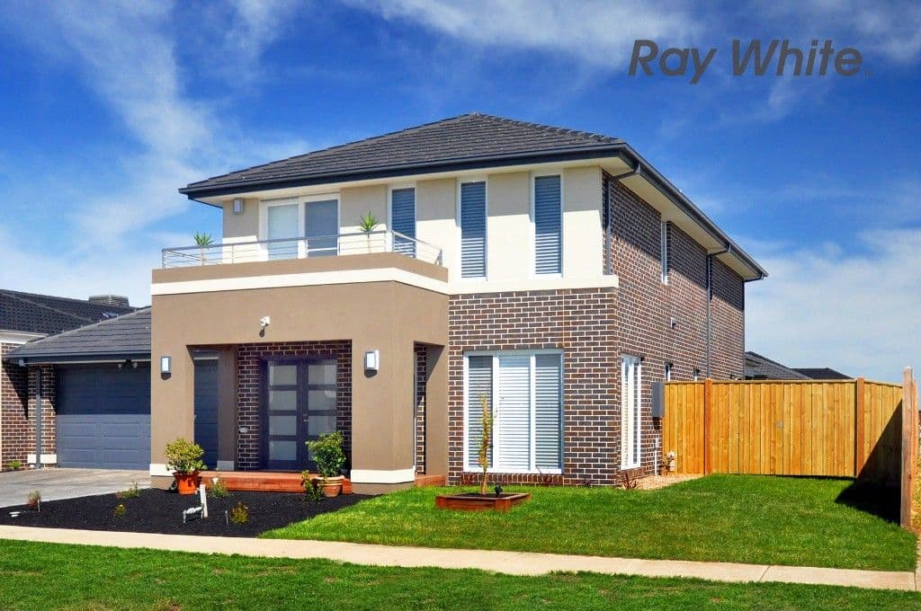 18 Whitetop Drive, POINT COOK VIC 3030, Point Cook - Thumbnail 2