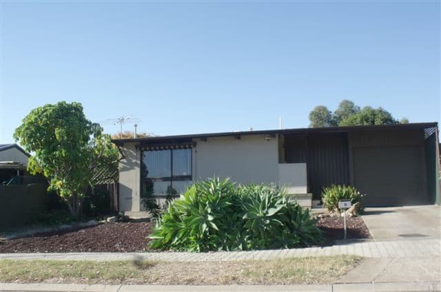 11 Currawong Crescent, CRAIGMORE SA 5114, Craigmore - Thumbnail 2