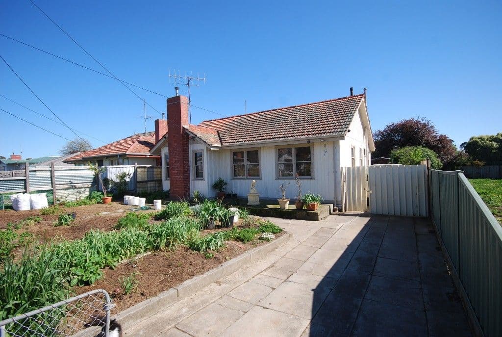 21 Boronia Grove, WENDOUREE  Victoria  3355, Australia, Wendouree - Image 1