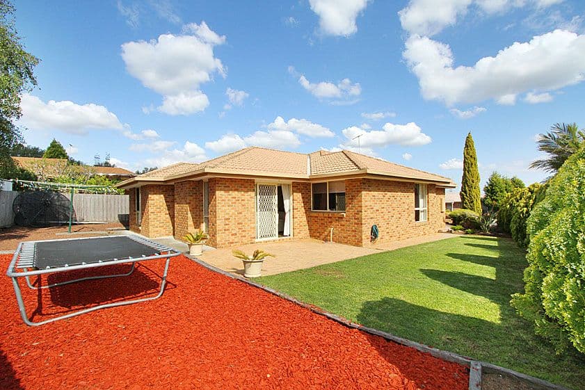 10 Windeatt Close, MILL PARK VIC 3082, Mill Park - Thumbnail 7
