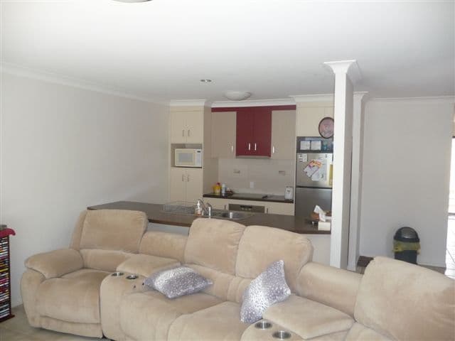  242 Mackenzie Street, RANGEVILLE QLD 4350, Rangeville - Thumbnail 2