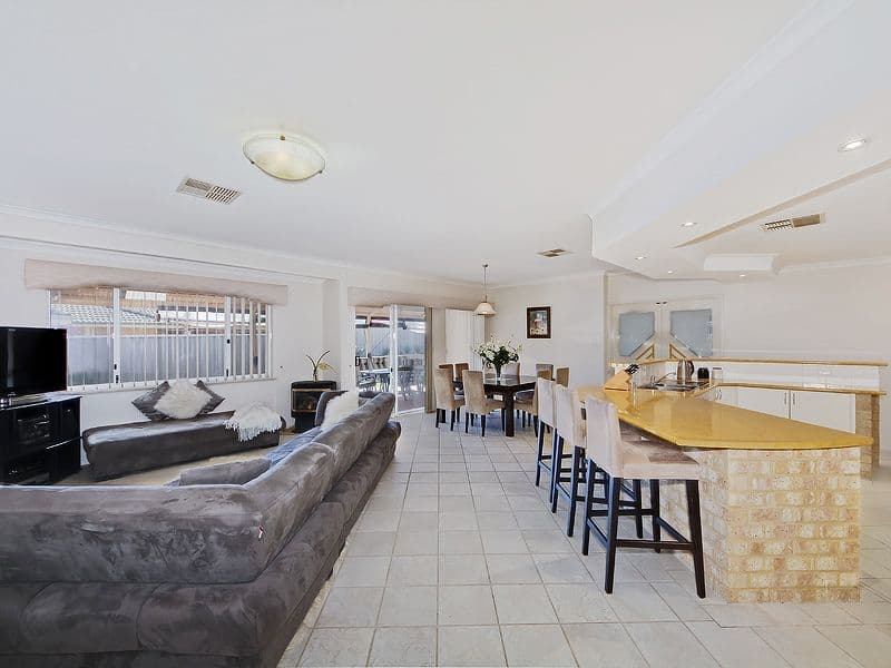 61 Casuarina Drive, HALLS HEAD WA 6210, Halls Head - Thumbnail 5