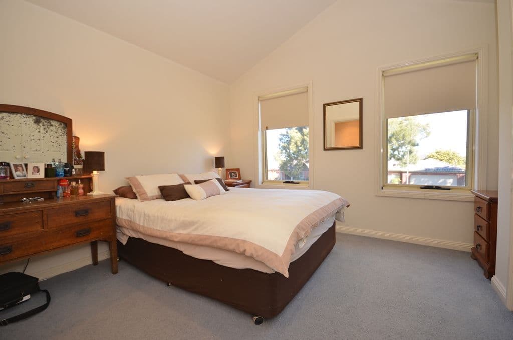 24 Lake Gardens Avenue, LAKE GARDENS VIC 3355, Lake Gardens - Thumbnail 6