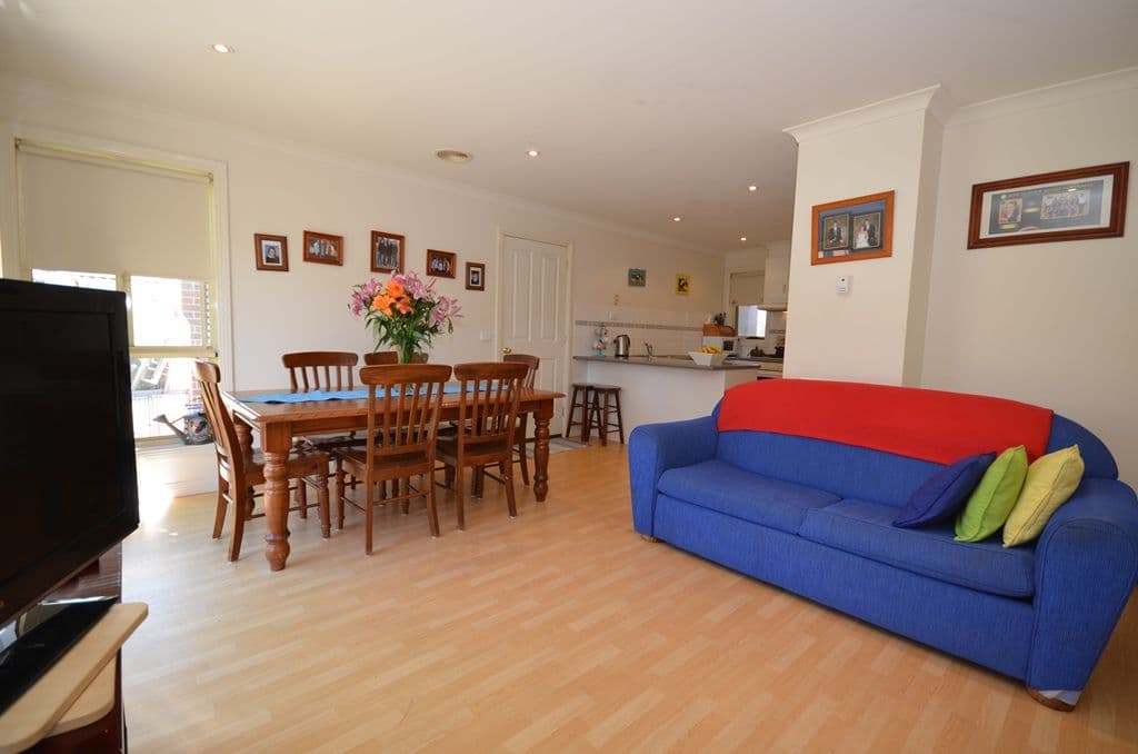 24 Lake Gardens Avenue, LAKE GARDENS VIC 3355, Lake Gardens - Thumbnail 4