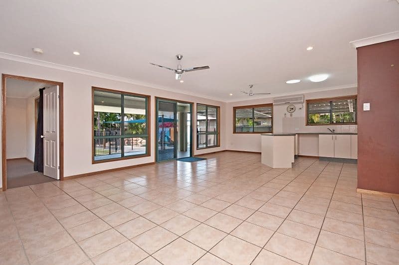 27 Pacific Avenue, BUSHLAND BEACH QLD 4818, Bushland Beach - Thumbnail 2