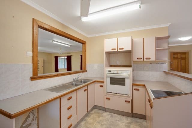 25 Amethyst Street, BAYVIEW HEIGHTS QLD 4868, Bayview Heights - Thumbnail 7