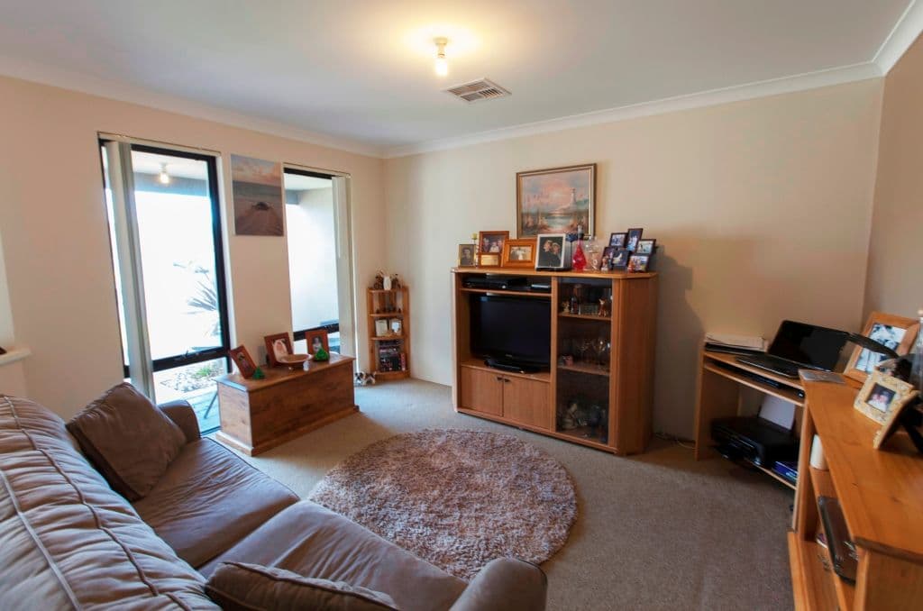 5 Hoyton Close, ELLENBROOK WA 6069, Ellenbrook - Thumbnail 3
