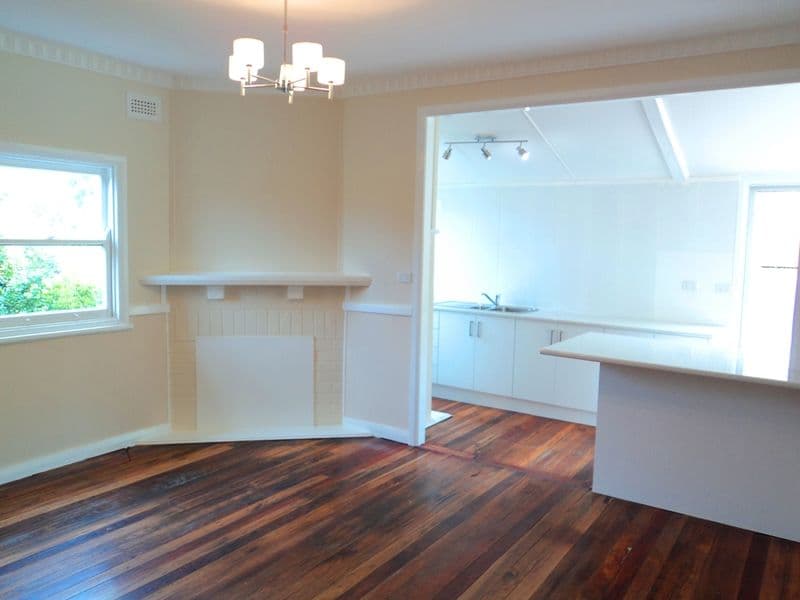 218 Gladstone Avenue, MOUNT SAINT THOMAS NSW 2500, Mount Saint Thomas - Thumbnail 5