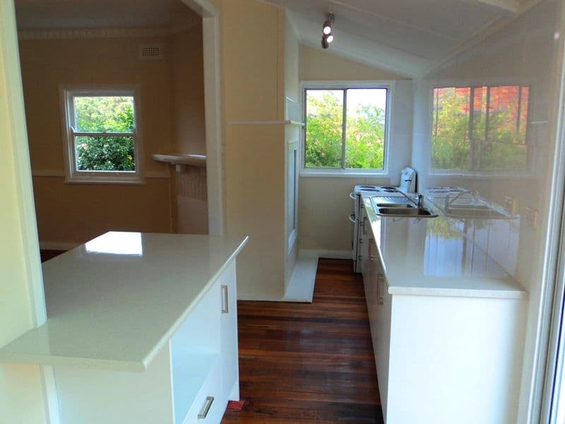 218 Gladstone Avenue, MOUNT SAINT THOMAS NSW 2500, Mount Saint Thomas - Thumbnail 3