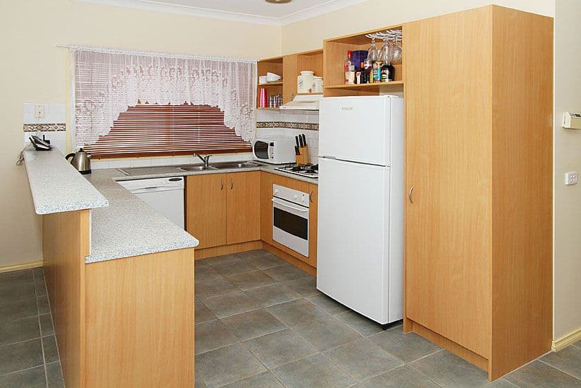 8 Brookedge Court, CRAIGIEBURN VIC 3064, Craigieburn - Thumbnail 2