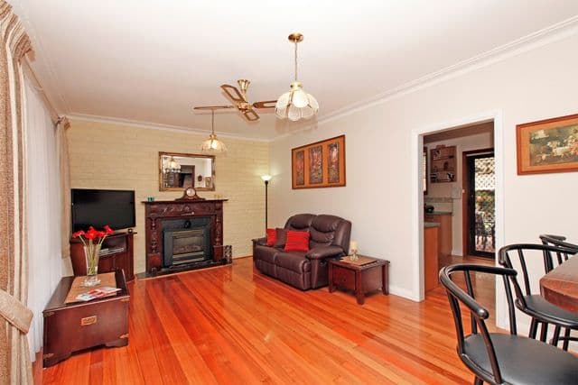 7 Woodstock Drive, GLADSTONE PARK VIC 3043, Gladstone Park - Thumbnail 7