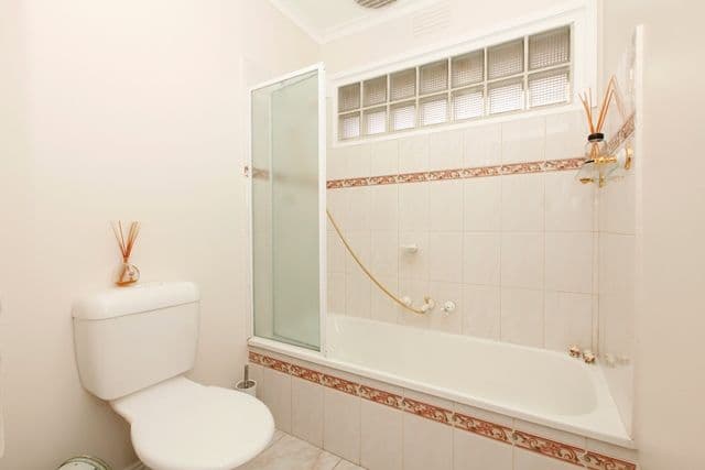 7 Woodstock Drive, GLADSTONE PARK VIC 3043, Gladstone Park - Thumbnail 8