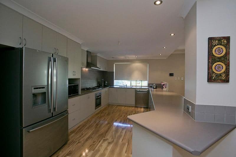 1 Rootes Road, LESMURDIE WA 6076, Lesmurdie - Thumbnail 2