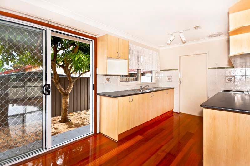 7 Coburg Place, ST JOHNS PARK NSW 2176, St Johns Park - Thumbnail 3