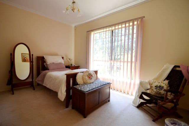 25 Echuca Road, GREENSBOROUGH VIC 3088, Greensborough - Thumbnail 8