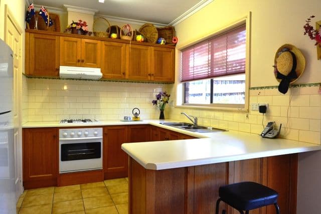 25 Echuca Road, GREENSBOROUGH VIC 3088, Greensborough - Thumbnail 3