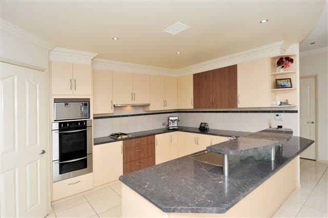 13 Banksdale Drive, MIDDLE RIDGE QLD 4350, Middle Ridge - Thumbnail 5