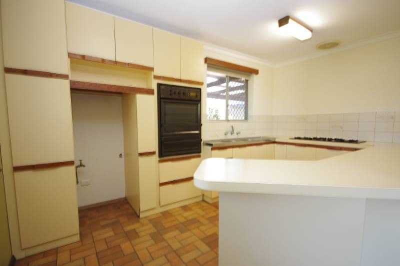 26 Whitworth Avenue, GIRRAWHEEN WA 6064, Girrawheen - Thumbnail 8