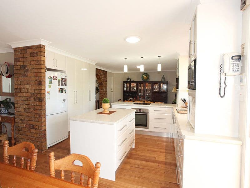 8 Cullen Court, ROCKVILLE QLD 4350, Rockville - Thumbnail 5