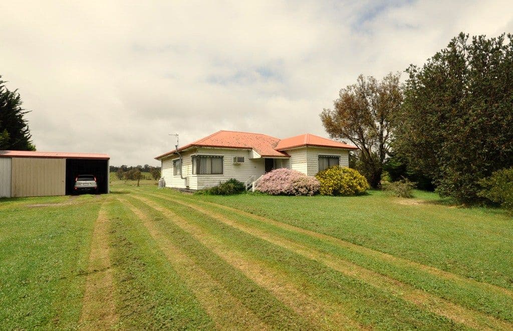 105 Careys Road, SCARSDALE VIC 3351, Scarsdale - Image 1
