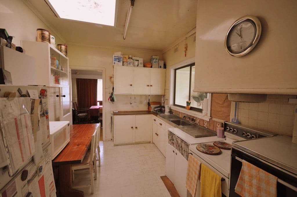 105 Careys Road, SCARSDALE VIC 3351, Scarsdale - Thumbnail 4