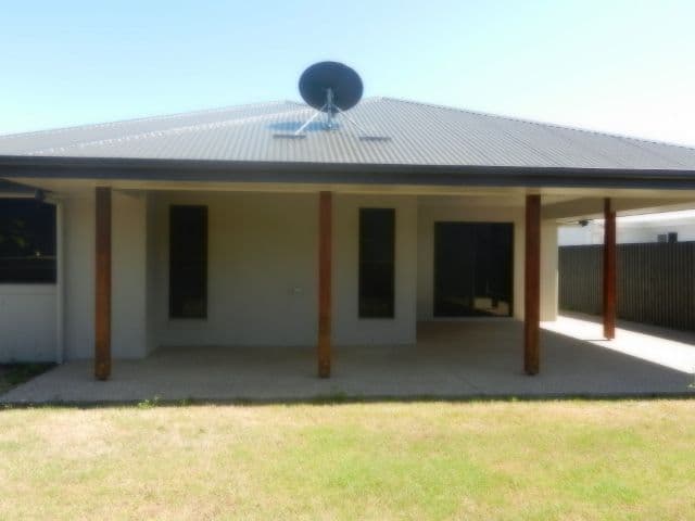 14 HELMSMAN Drive, SHOAL POINT QLD 4750, Shoal Point - Thumbnail 2