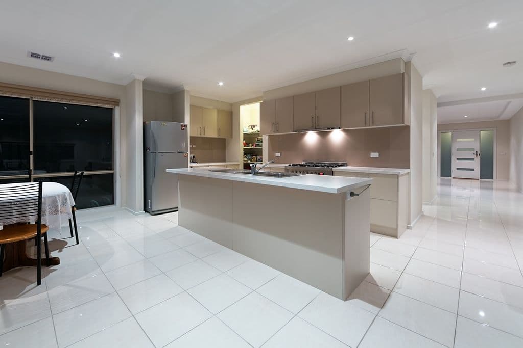 13 Chesterfield Road, CAIRNLEA VIC 3023, Cairnlea - Thumbnail 3