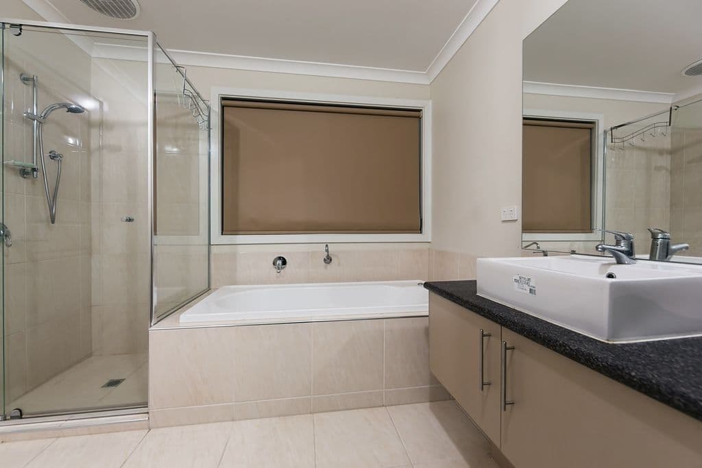 13 Chesterfield Road, CAIRNLEA VIC 3023, Cairnlea - Thumbnail 8