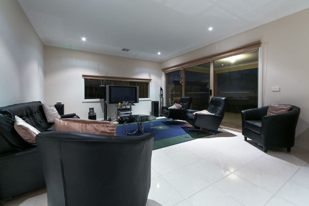 13 Chesterfield Road, CAIRNLEA VIC 3023, Cairnlea - Thumbnail 4