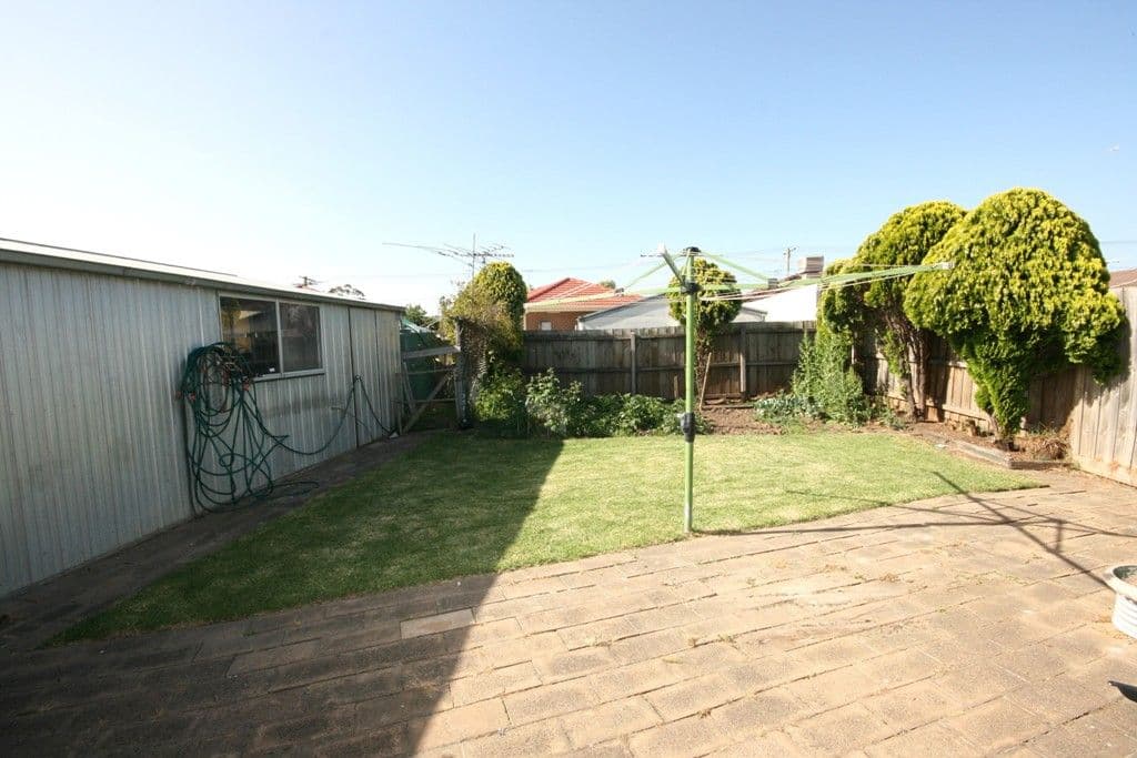44 Belfort Street, ST ALBANS VIC 3021, St Albans - Thumbnail 2
