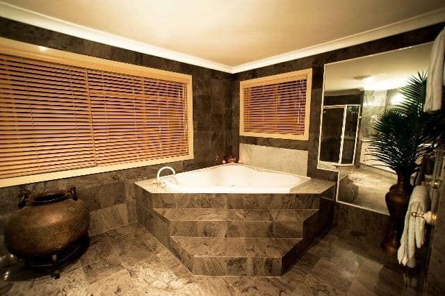 2 Cabana Boulevard, BENOWA WATERS QLD 4217, Benowa - Thumbnail 7