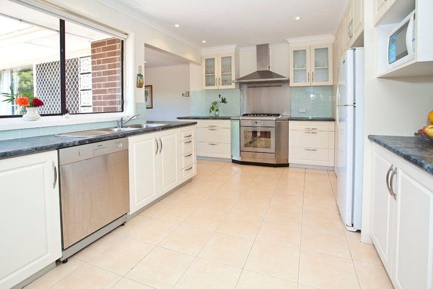58 Guinevere Parade, GLEN WAVERLEY VIC 3150, Glen Waverley - Thumbnail 2