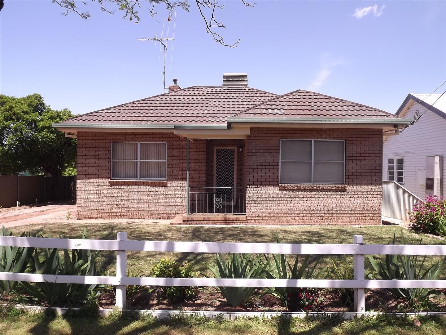 7 Belmore Avenue, PARKES NSW 2870, Parkes - Image 1