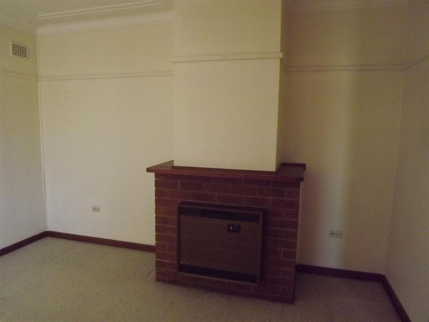 7 Belmore Avenue, PARKES NSW 2870, Parkes - Thumbnail 4