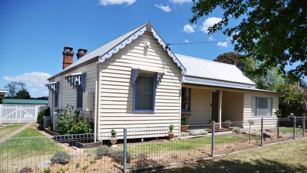 35 Margaret Street, TENTERFIELD NSW 2372, Tenterfield - Image 1