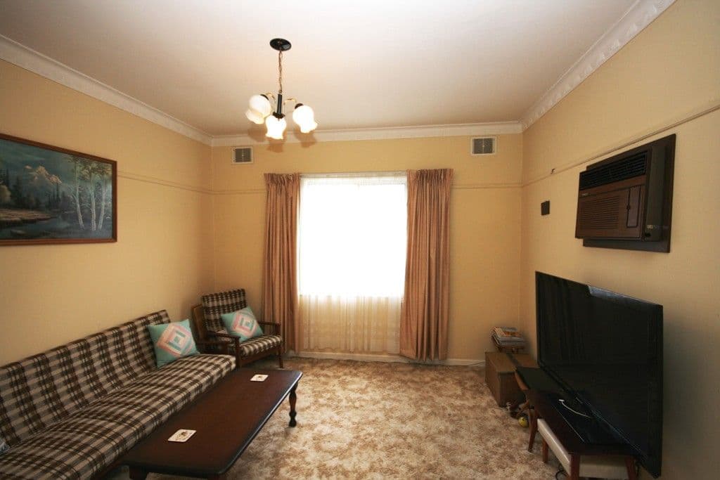 42 Albert Cresent, ST ALBANS VIC 3021, St Albans - Thumbnail 2
