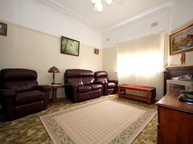 18 Petunia Avenue, BANKSTOWN NSW 2200, Bankstown - Thumbnail 2