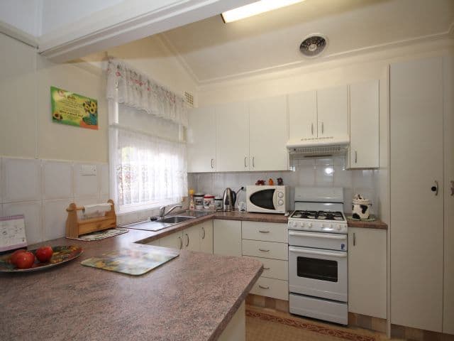 18 Petunia Avenue, BANKSTOWN NSW 2200, Bankstown - Thumbnail 5