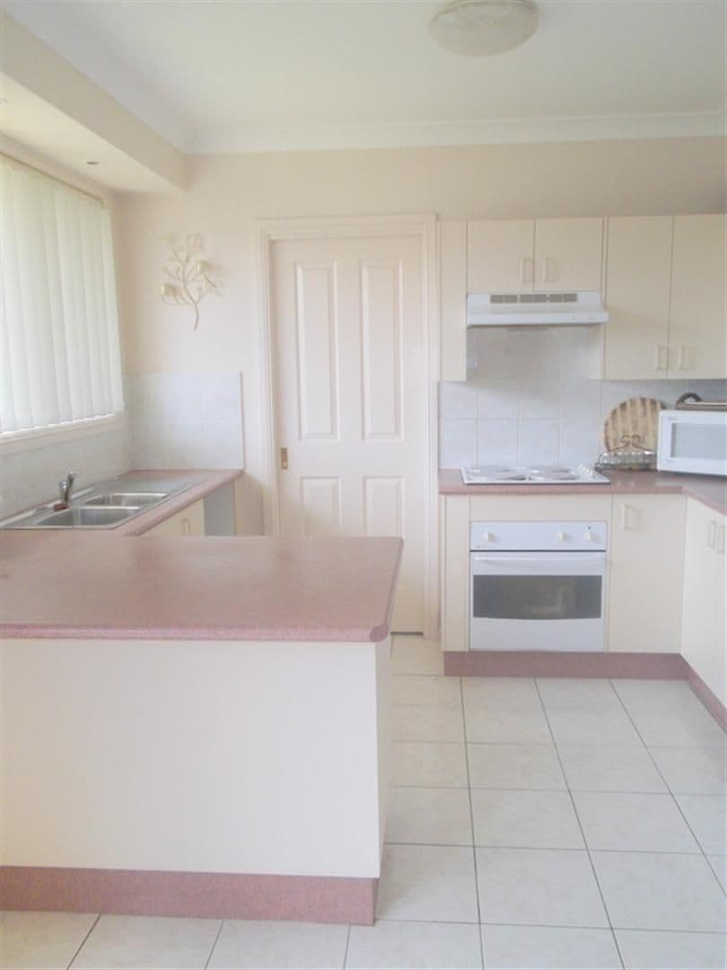 8A Watts Place, WEST HOXTON NSW 2171, West Hoxton - Thumbnail 3