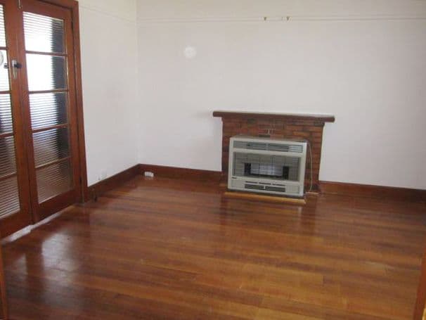 4 Roxby Street, MANIFOLD HEIGHTS VIC 3218, Manifold Heights - Thumbnail 4