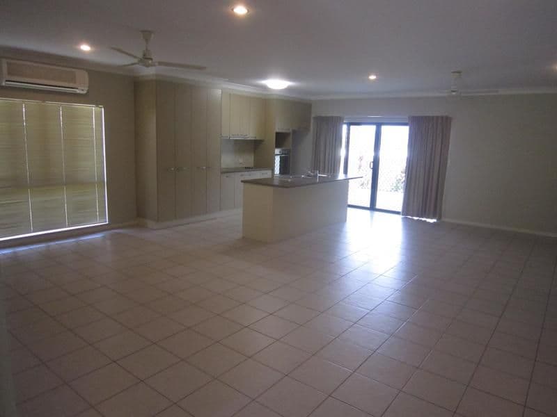 10 Sandover Close, BENTLEY PARK QLD 4869, Bentley Park - Thumbnail 4