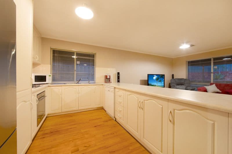 12 Wakehurst Avenue, OAKDEN SA 5086, Oakden - Thumbnail 4