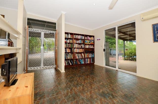 7 Cummins Street, RAPID CREEK NT 0810, Rapid Creek - Thumbnail 2