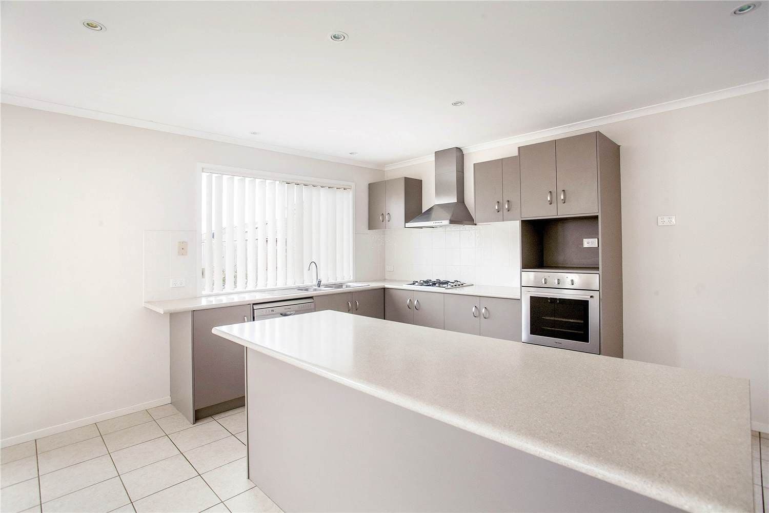 6 Petrea Close, CORIO VIC 3214, Corio - Thumbnail 2