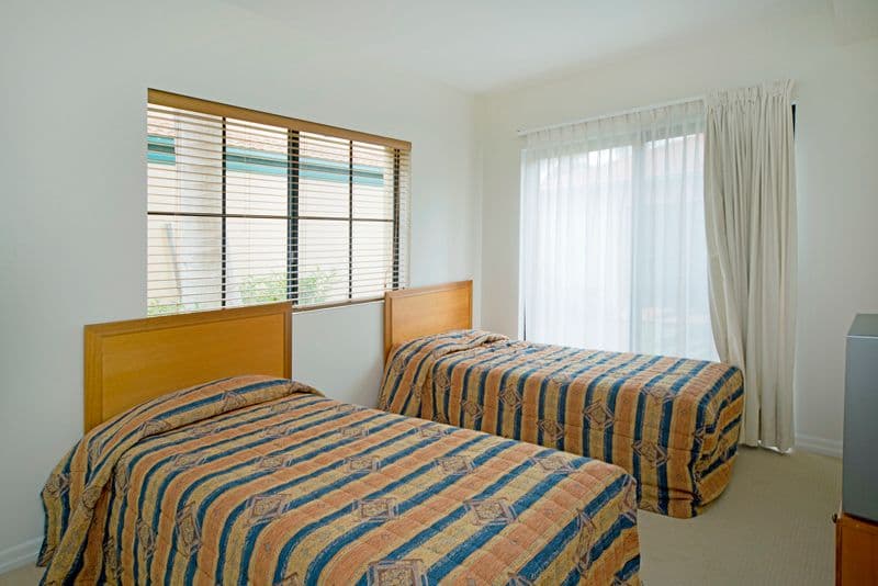 3215 The Palladian Drive, HOPE ISLAND QLD 4212, Hope Island - Thumbnail 8