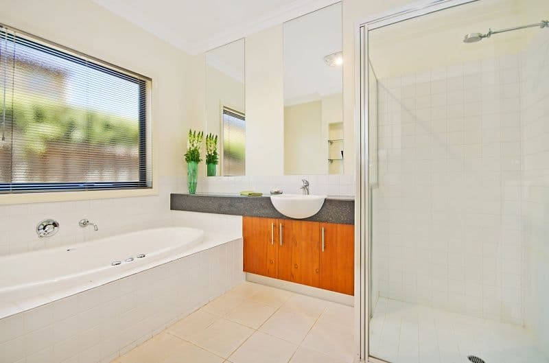 19 Lockett Drive, WARRNAMBOOL VIC 3280, Warrnambool - Thumbnail 6