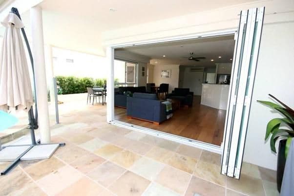 195 Stanhill Drive, CHEVRON ISLAND QLD 4217, Chevron Island - Thumbnail 2