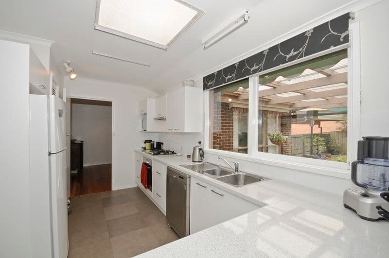212 Manchester Road, MOOROOLBARK VIC 3138, Mooroolbark - Thumbnail 3
